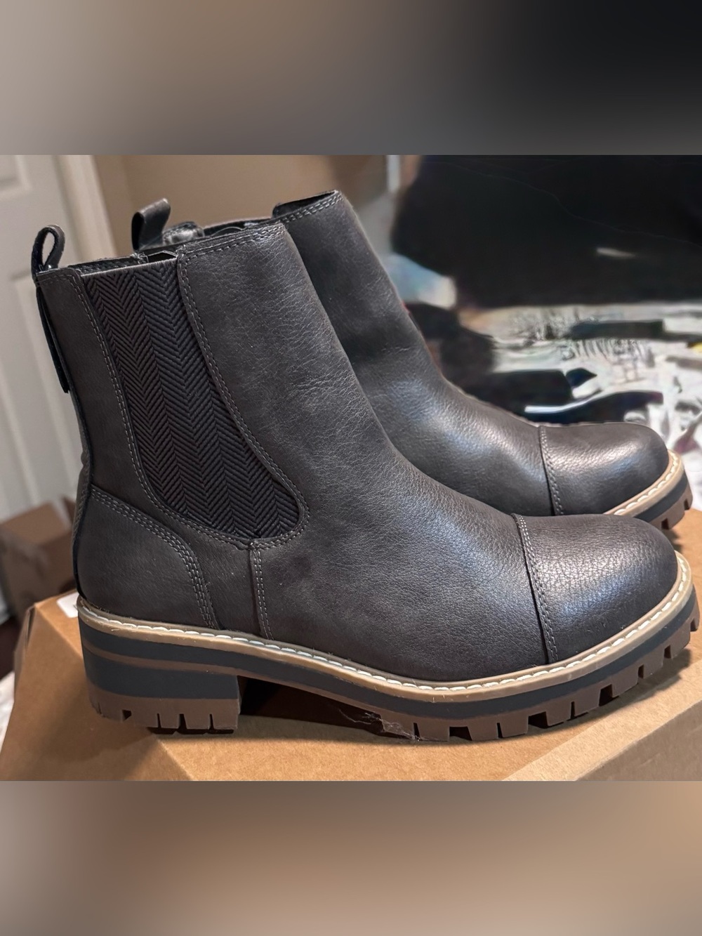 Women  Black / Greyish Chelsea Boots - Stylish Slip-On Ankle Boots